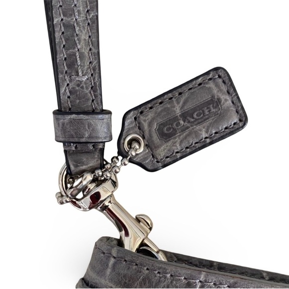 Y2K VTG Coach Ltd Ed. Madison Embossed Crocodile
Leather Medium Wristlet | 46630 - Picture 5 of 14